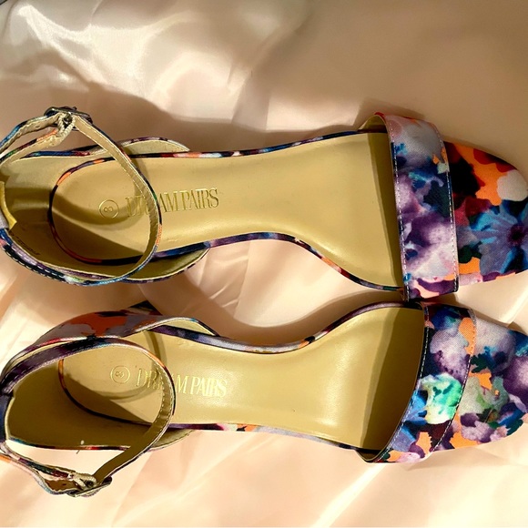 Dream Pairs heeled ankle strap sandal - Picture 3 of 6